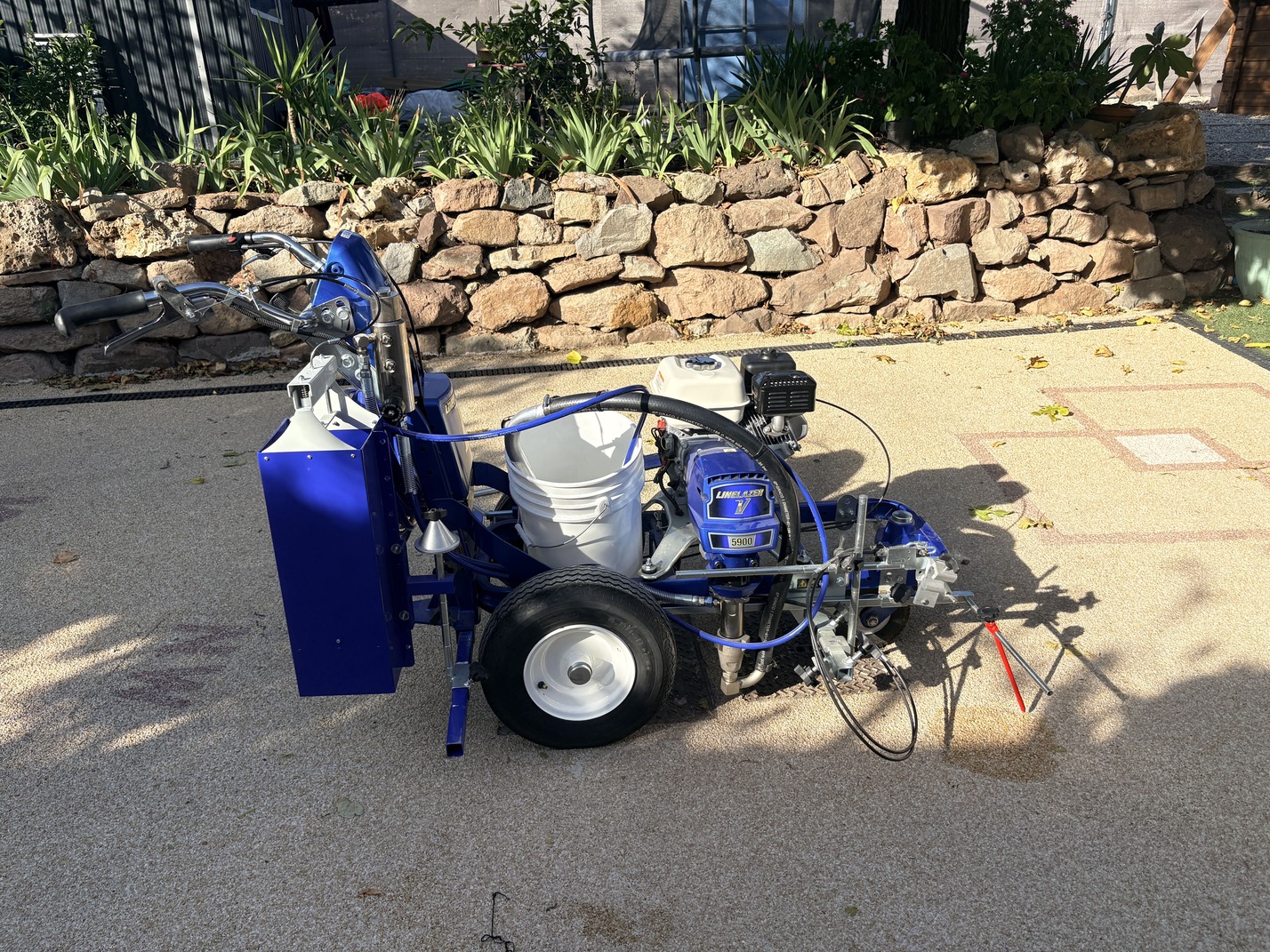 Machine de marquage au sol