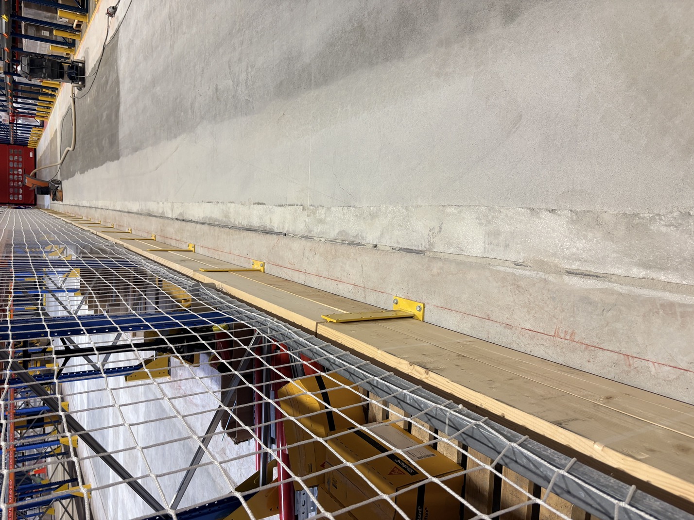 Sol industriel poncé avant mise en place résine